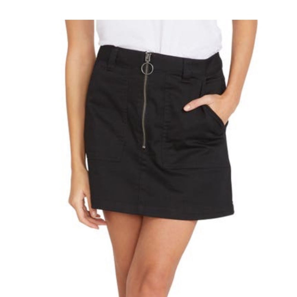 Volcom XS black skirt